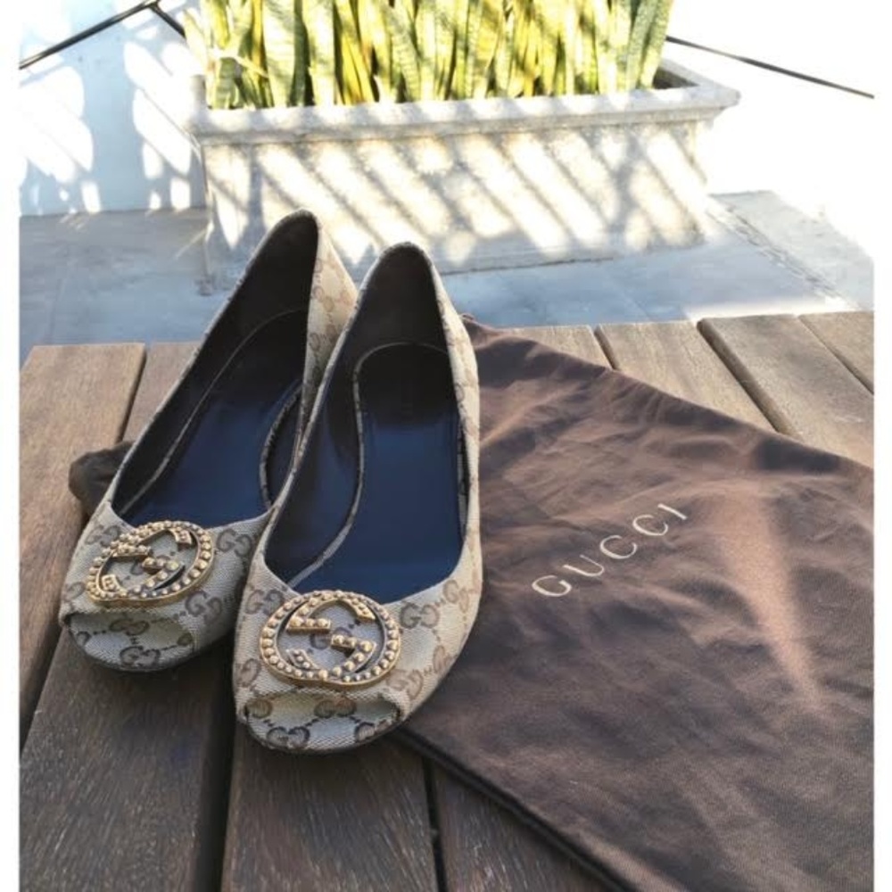Auth. GUCCI Studded logo Peep-Toe Pump Size 40 1/2